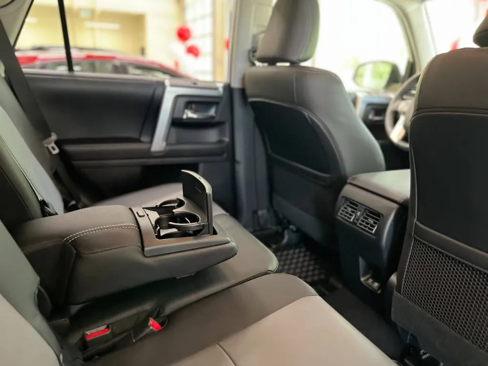 2022 Toyota 4Runner SR5 Super White 13